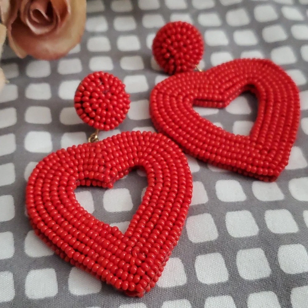 Piper K Handcrafted Seedbead Heart Earrings - Picture 5 of 8
